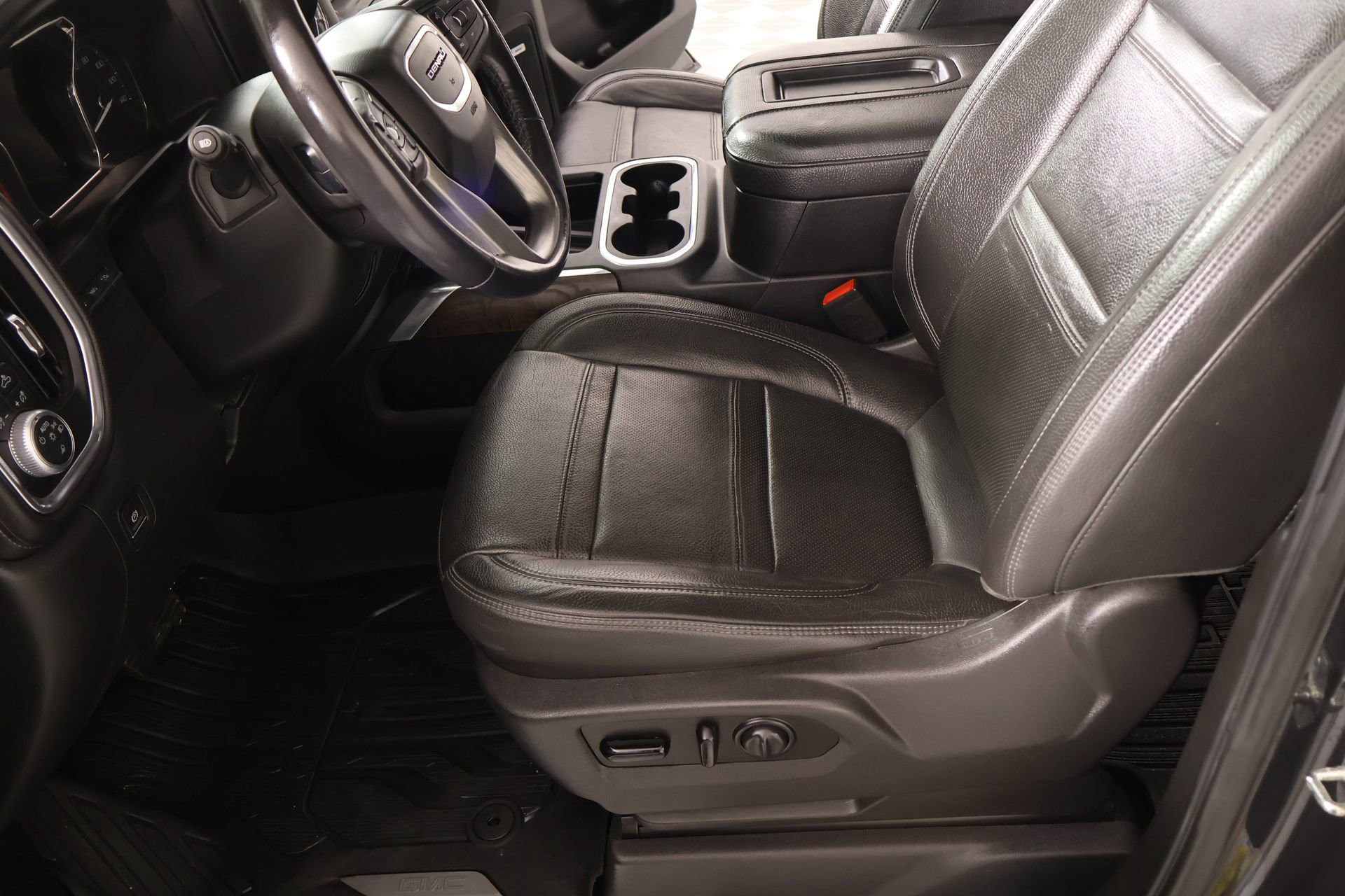 Used 2020 GMC Sierra 1500 Denali w/ Denali Ultimate Package image 11