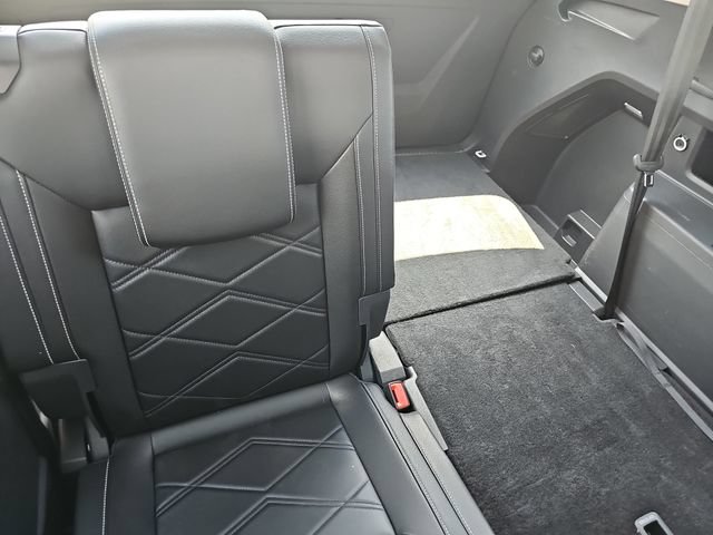 Used 2024 Volkswagen Atlas SE FWD image 13