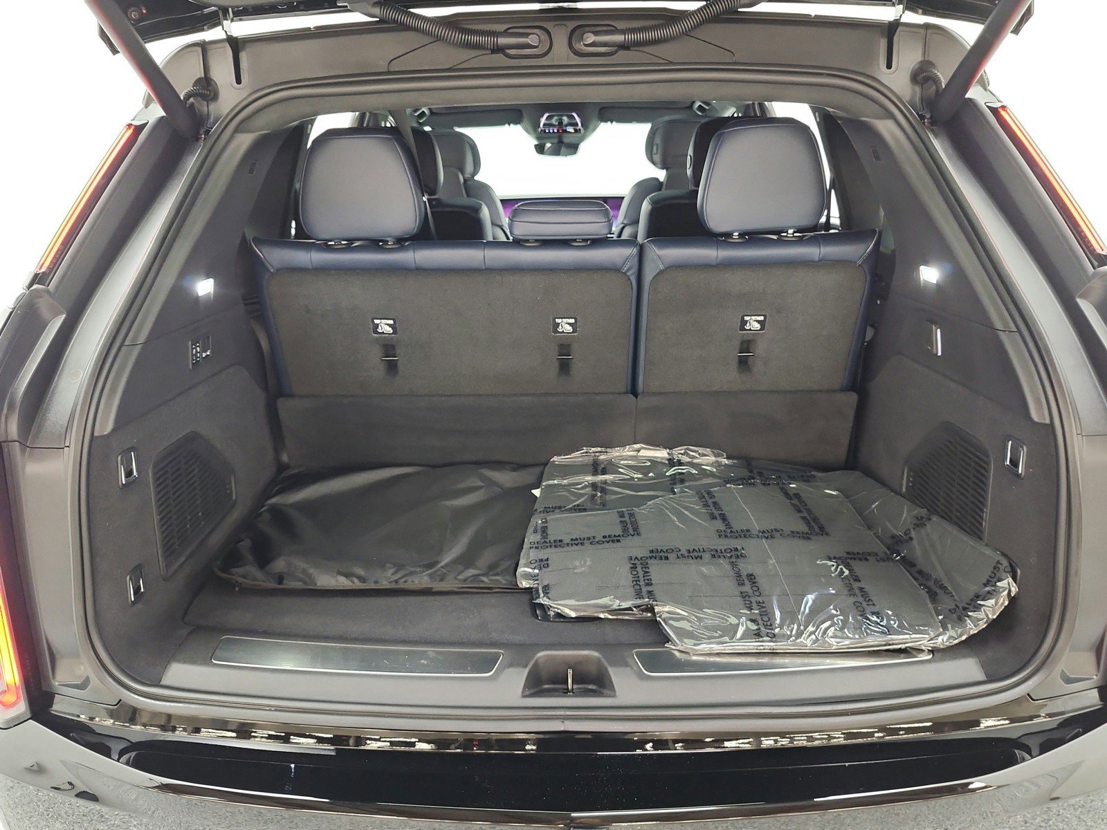Used 2025 Cadillac Escalade IQ Luxury 2 w/ LPO, Premium Carpet Package AWD/4WD image 20