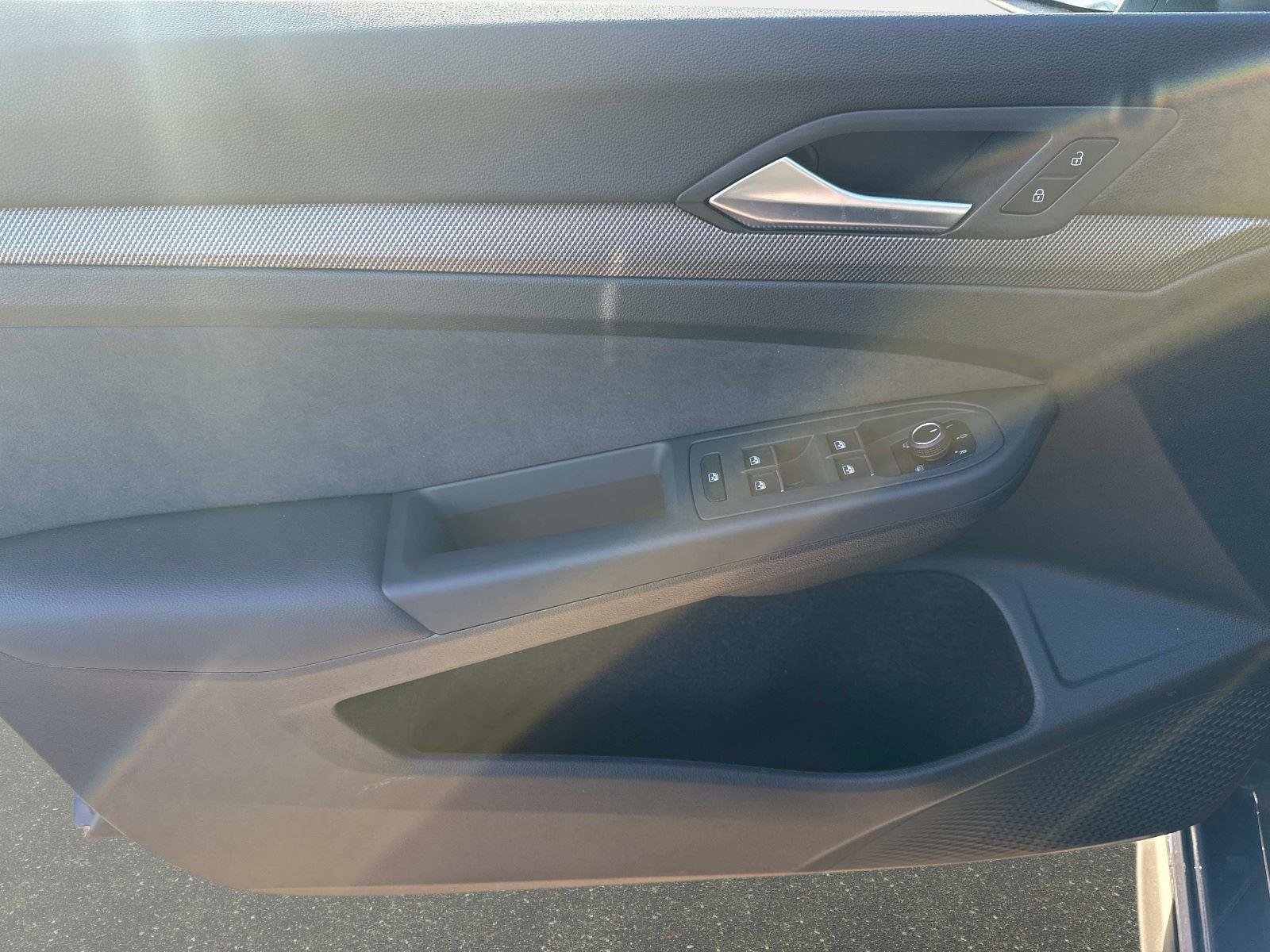 New 2026 Volkswagen Golf S image 18