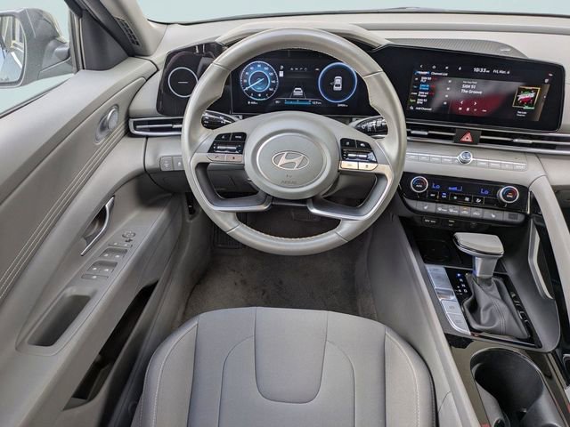 Used 2025 Hyundai Elantra SEL image 16