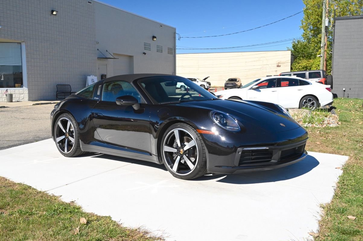 Used 2024 Porsche 911 Targa 4 image 3
