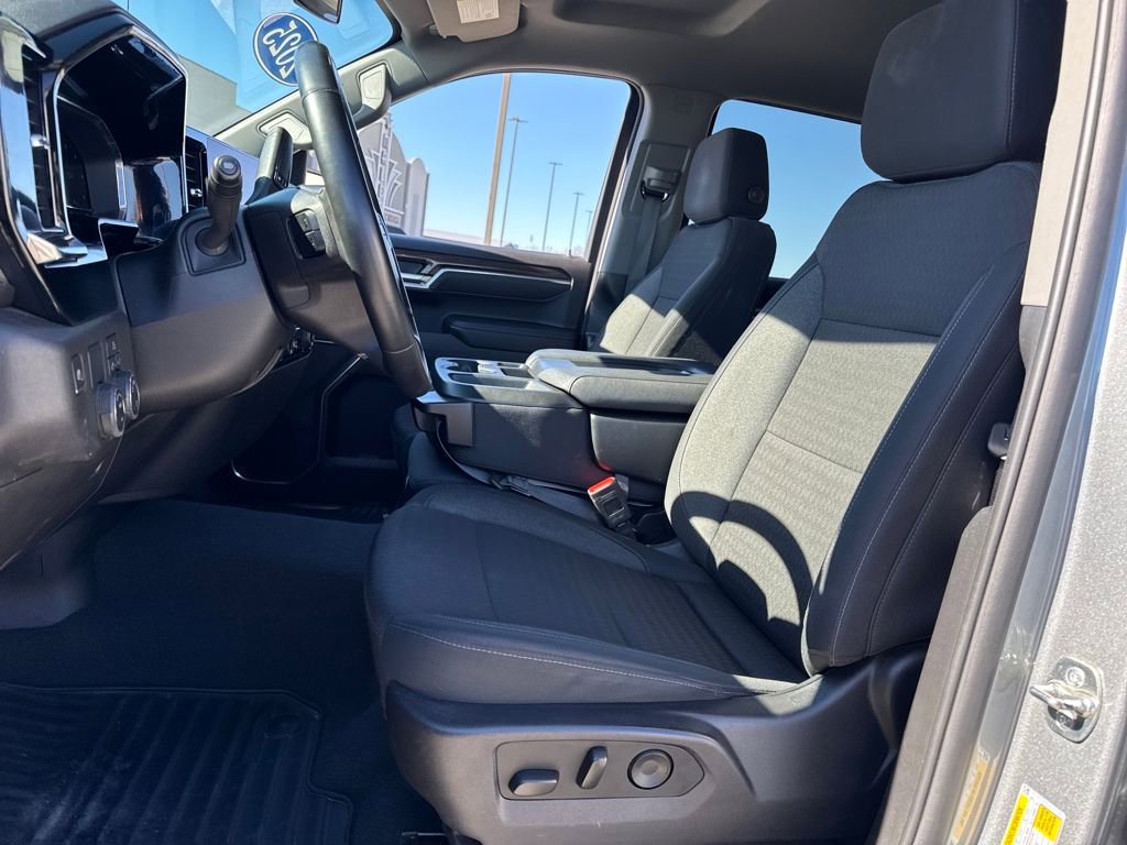 Used 2025 Chevrolet Silverado 1500 LT image 17