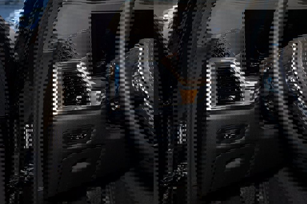 New 2026 BMW X5 xDrive50e image 14