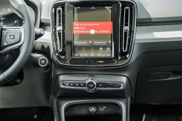 New 2026 Volvo XC40 B5 Plus w/ Climate Package AWD/4WD image 22