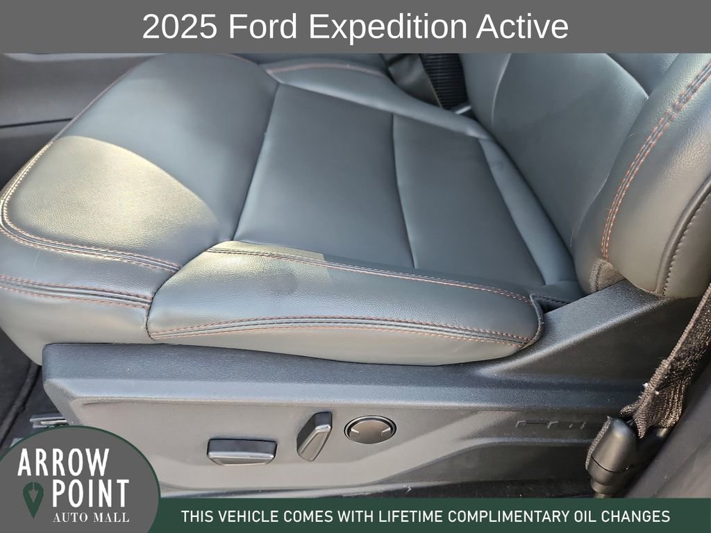Used 2025 Ford Expedition Active AWD/4WD image 23