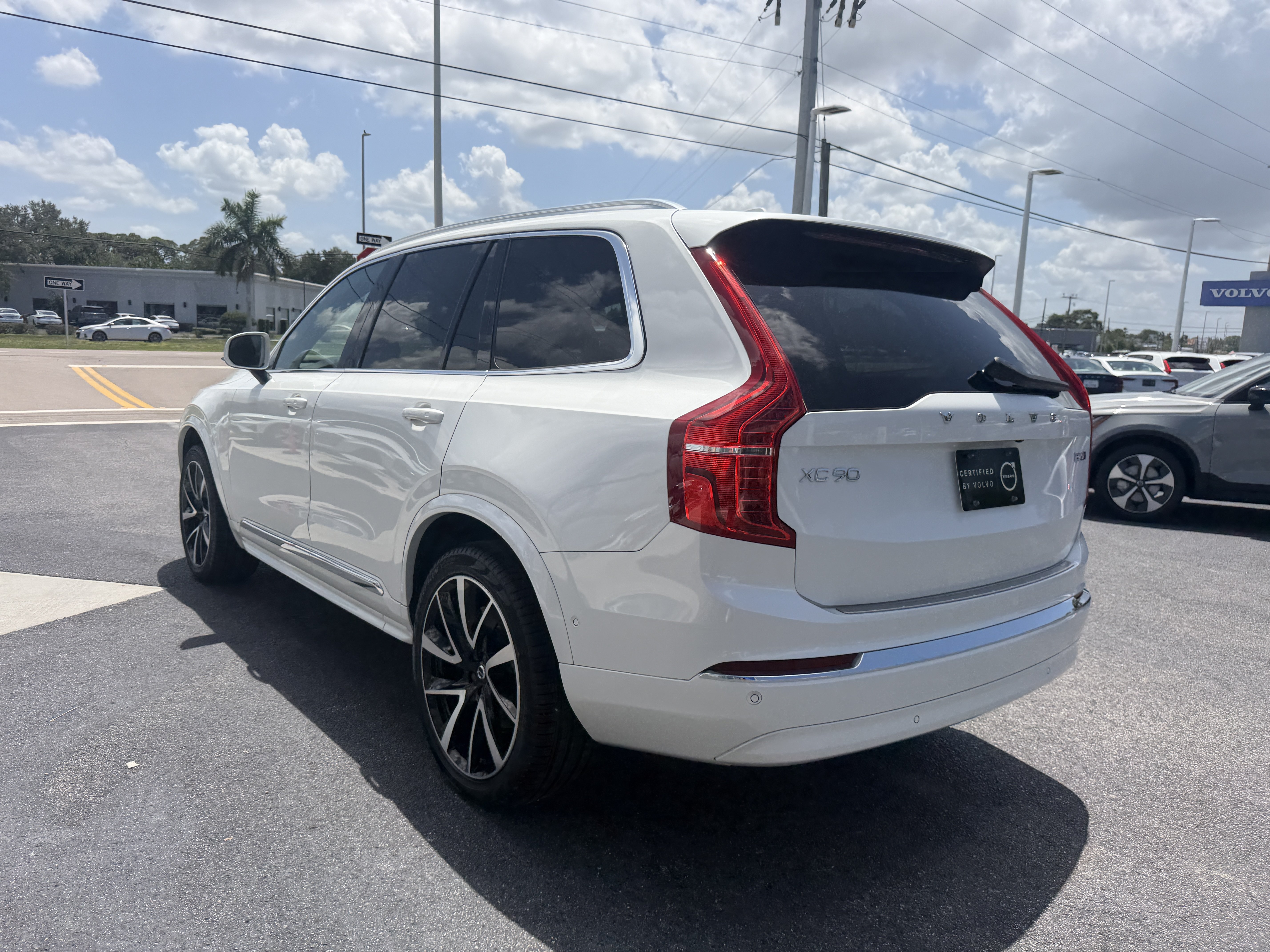 Certified 2023 Volvo XC90 B5 Plus w/ Protection Package Premier AWD/4WD image 5
