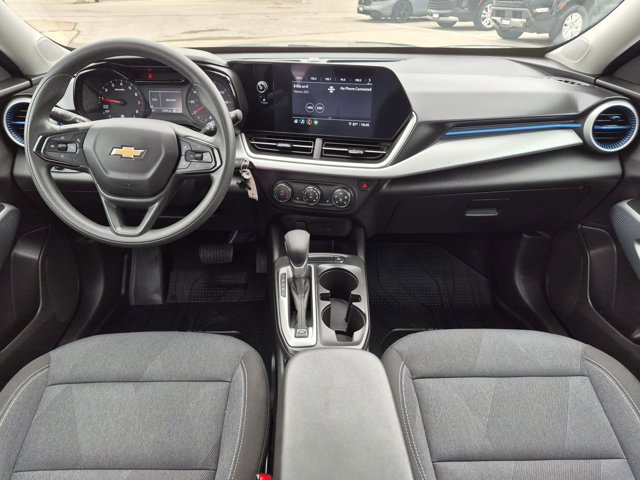 Used 2025 Chevrolet Trax LS w/ LS Convenience Package FWD image 17