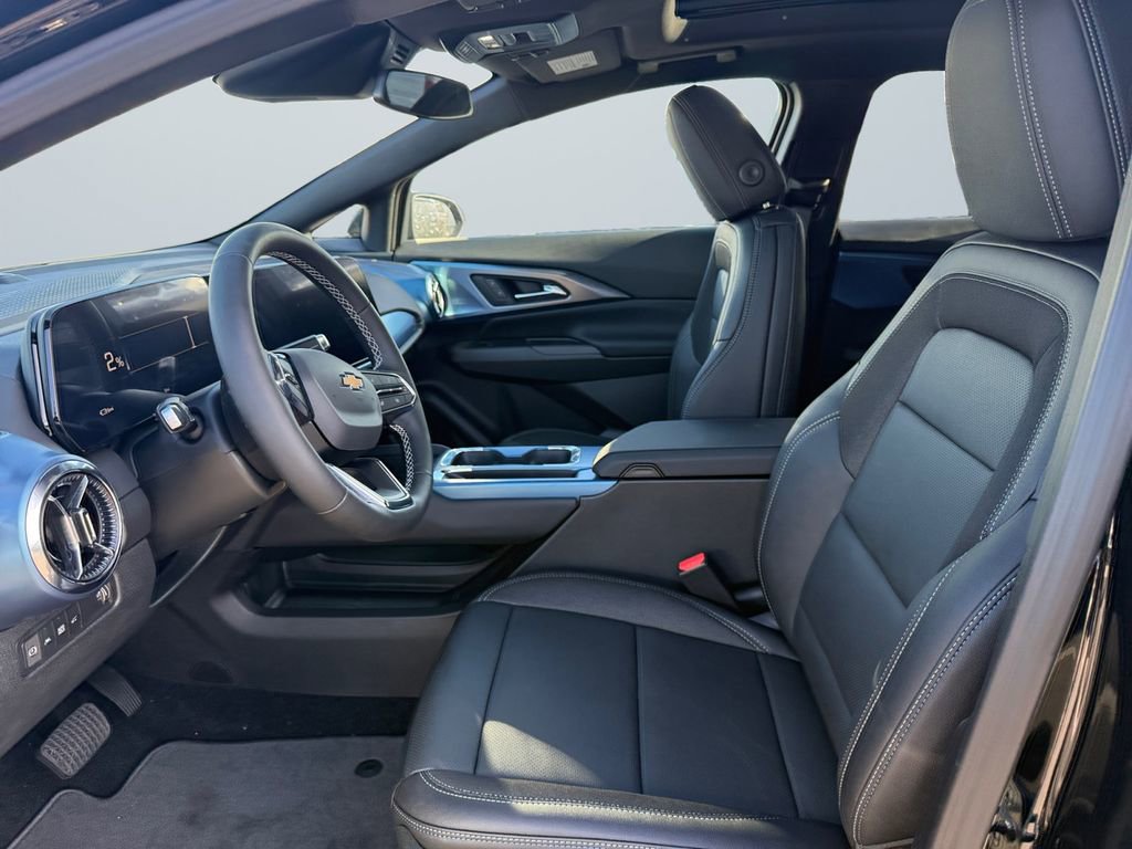 New 2026 Chevrolet Equinox EV LT image 9