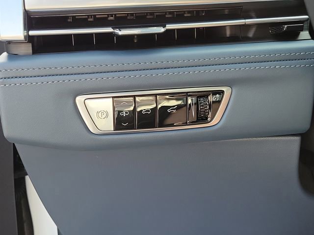 New 2025 Cadillac Escalade IQ Sport 2 w/ LPO, ONYX Package image 18