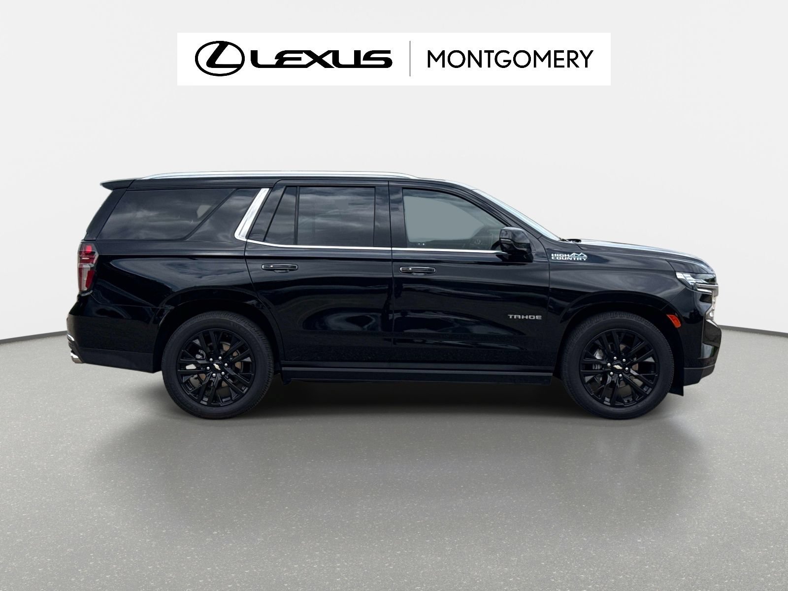 Used 2024 Chevrolet Tahoe High Country AWD/4WD image 2