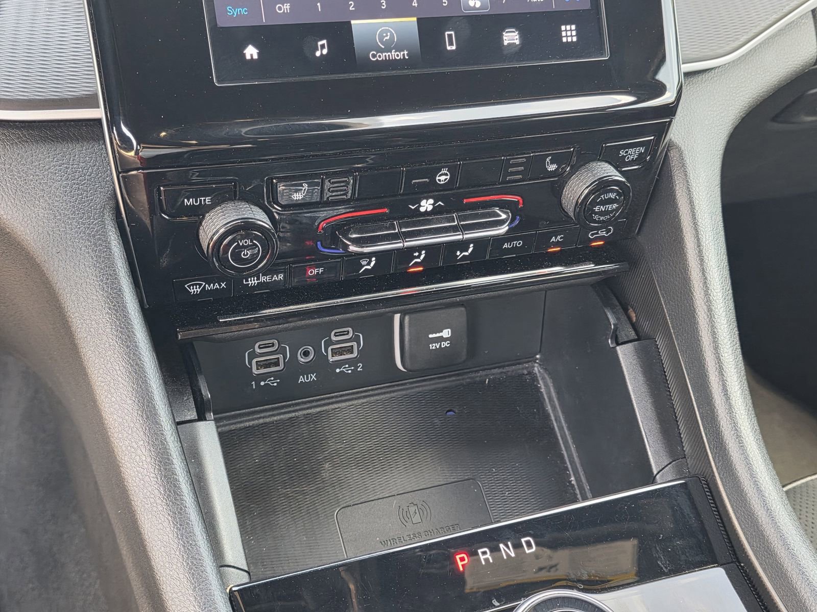 Used 2024 Jeep Grand Cherokee Altitude AWD/4WD image 13