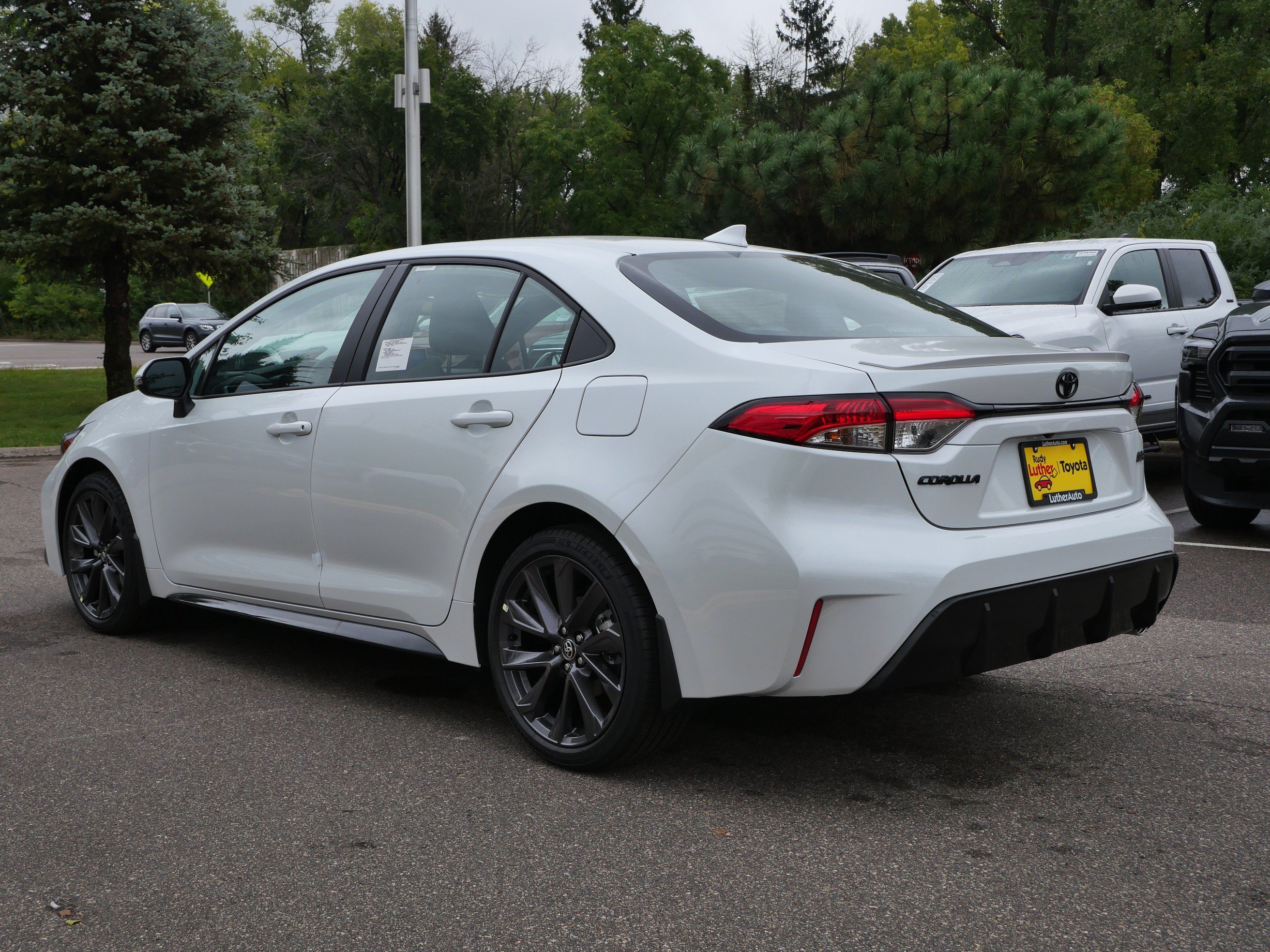New 2026 Toyota Corolla SE w/ SE Package FWD image 3
