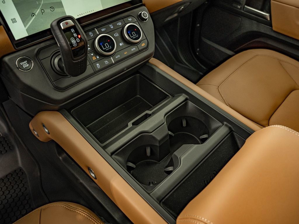 New 2026 Land Rover Defender 110 X-Dynamic SE image 24