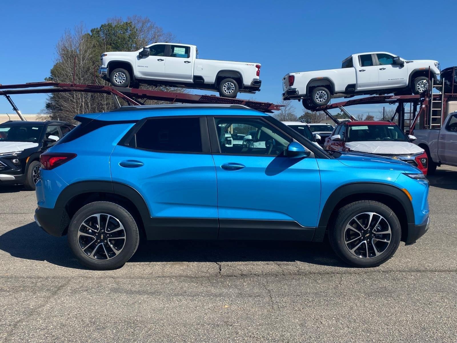 New 2026 Chevrolet TrailBlazer LT FWD image 2