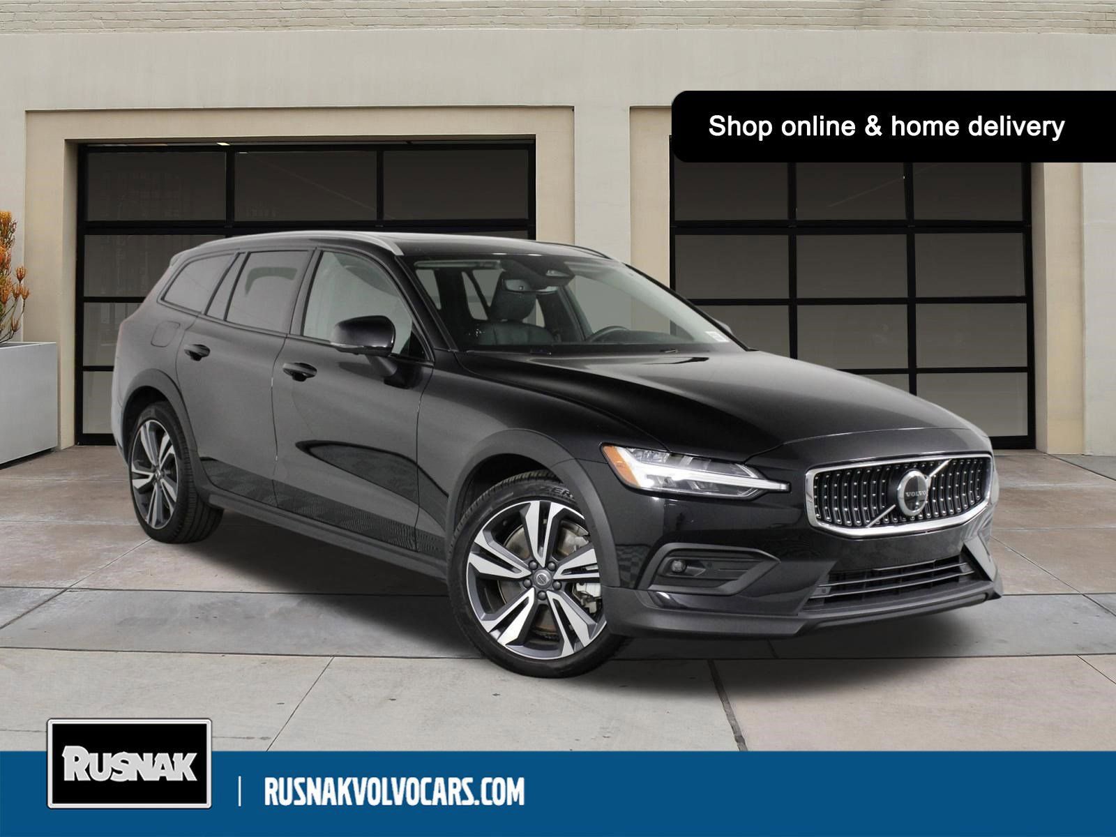 Certified 2025 Volvo V60 B5 Cross Country Plus image 1