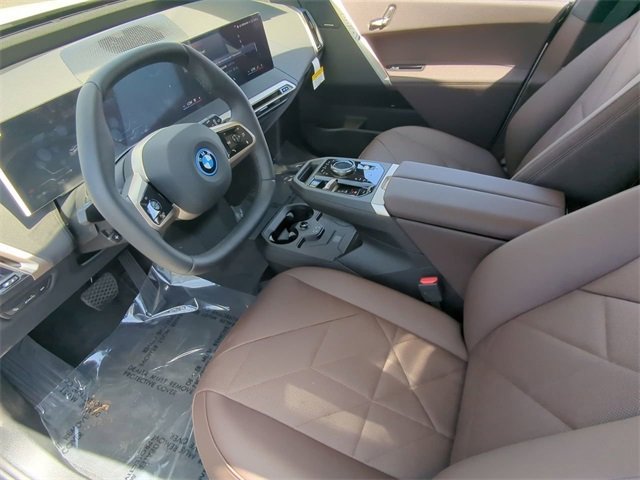 New 2025 BMW iX xDrive50 image 18