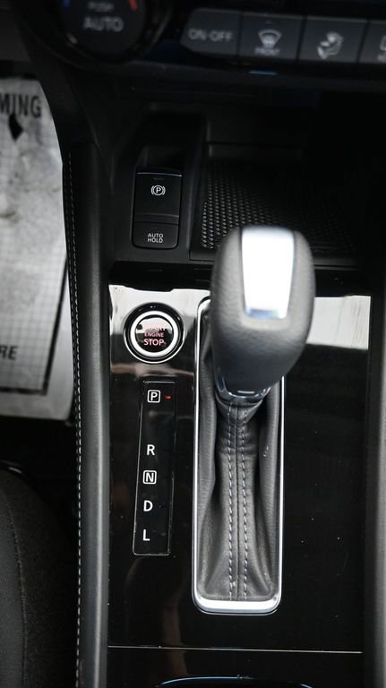 Used 2023 Nissan Kicks SR image 35