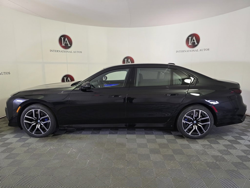 Used 2024 BMW 760i xDrive w/ Executive Package image 6