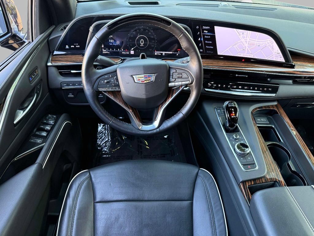 Certified 2024 Cadillac Escalade Premium Luxury AWD/4WD image 4