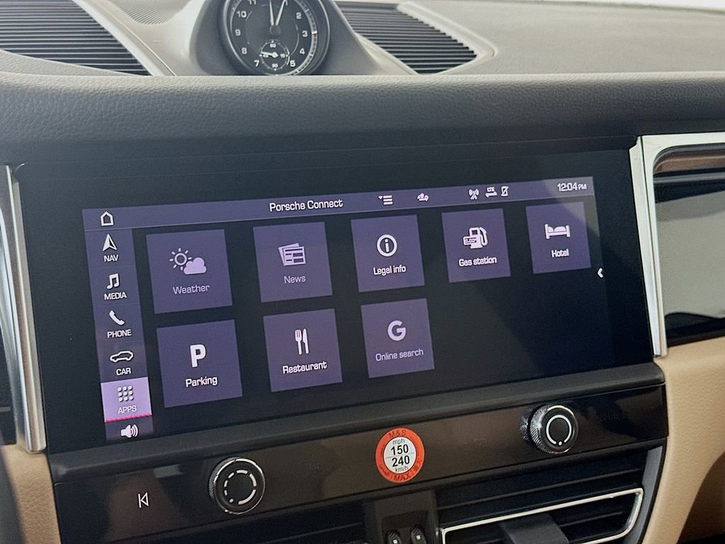 Certified 2023 Porsche Macan image 14