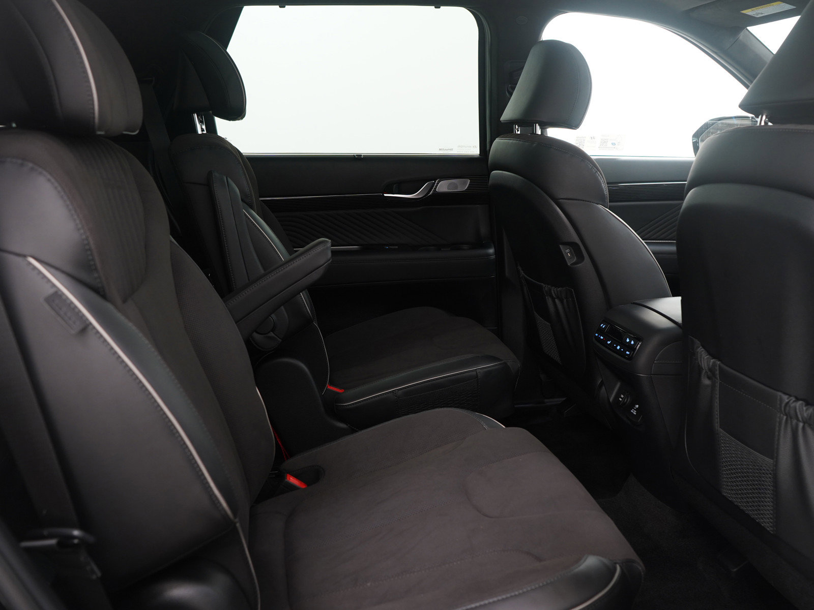Used 2025 Hyundai Palisade Calligraphy image 17