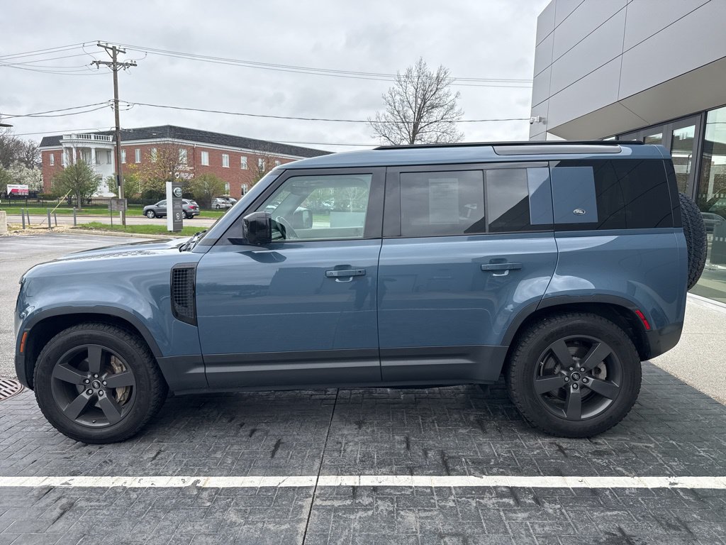 Certified 2020 Land Rover Defender 110 HSE AWD/4WD image 2