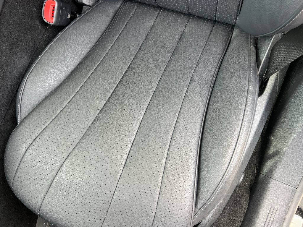 New 2025 Mercedes-Benz E 350 4MATIC Sedan image 12