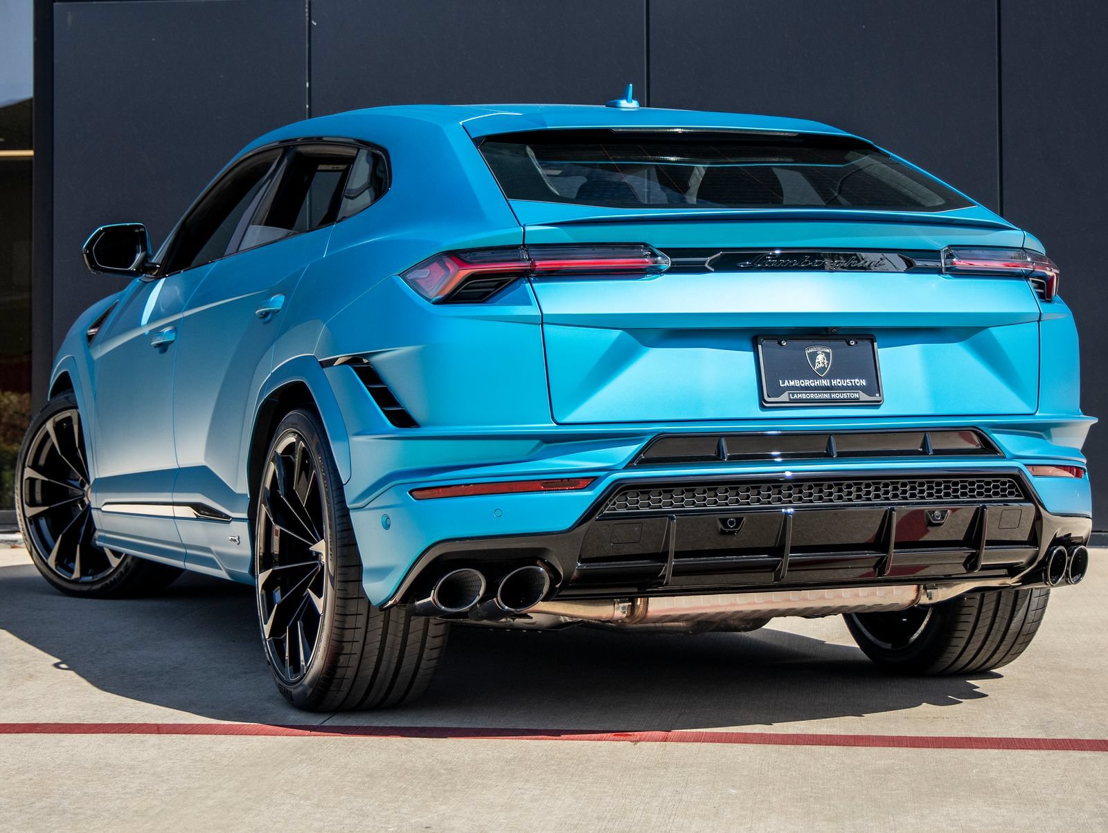 Used 2024 Lamborghini Urus S AWD/4WD image 6
