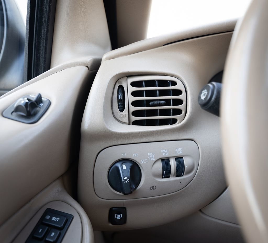 Used 1998 Lincoln Navigator 4WD image 5