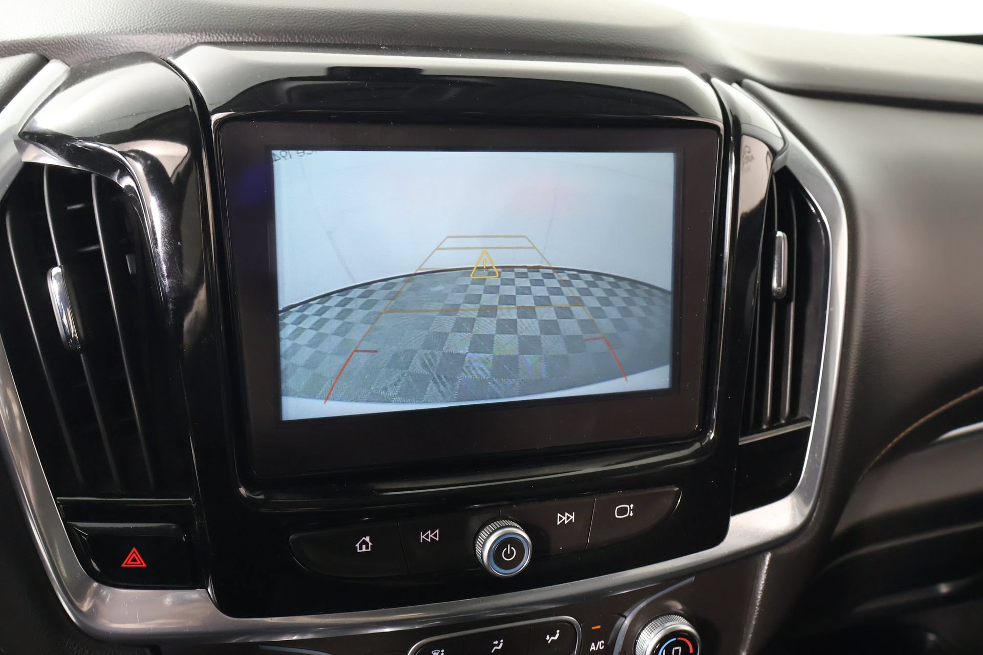 Used 2018 Chevrolet Traverse LT AWD/4WD image 6