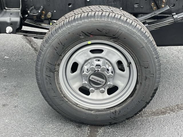 New 2026 Ford F350 XL w/ XL Chrome Package RWD image 21