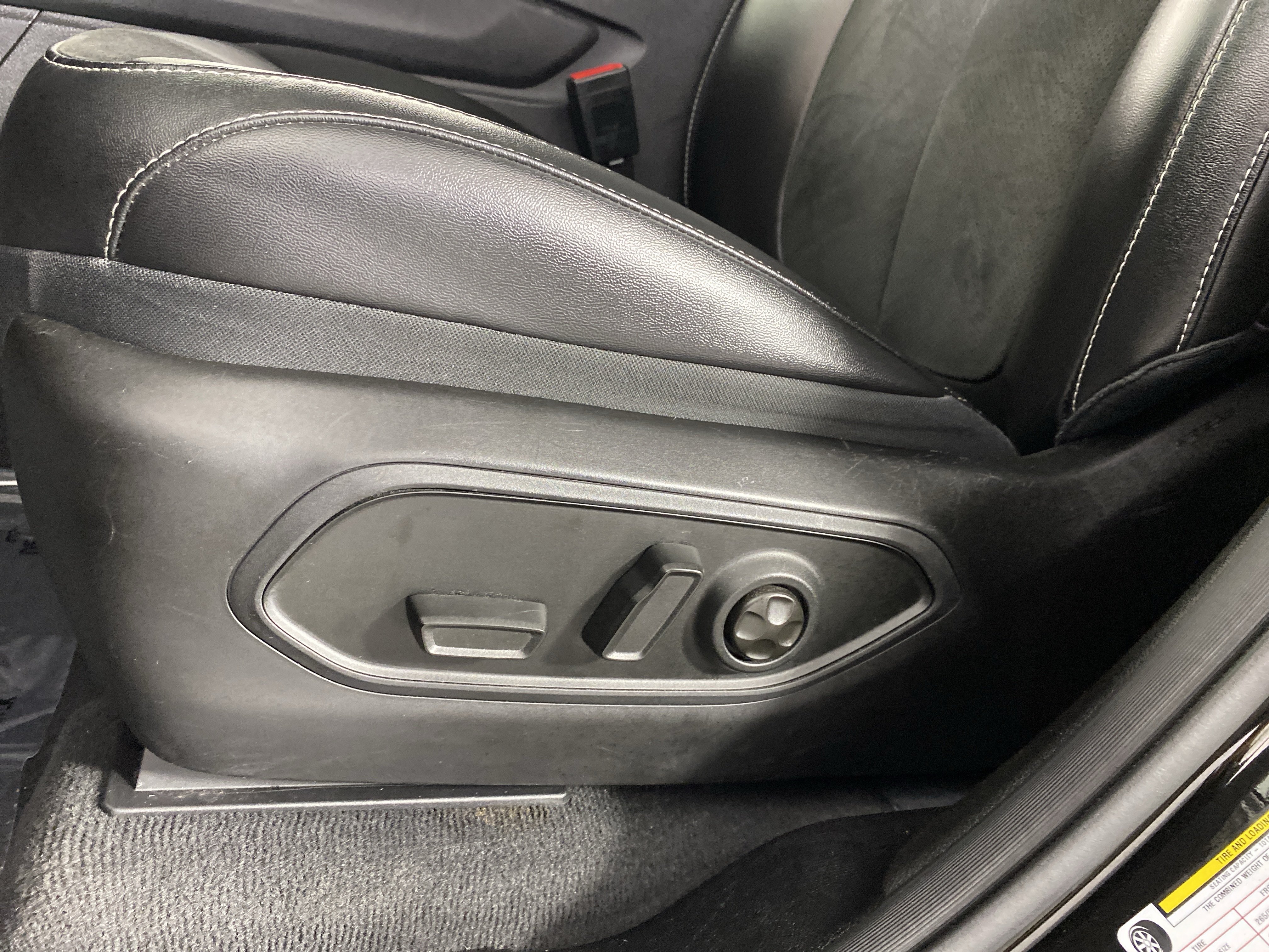 Used 2023 Jeep Grand Cherokee L Laredo AWD/4WD image 40
