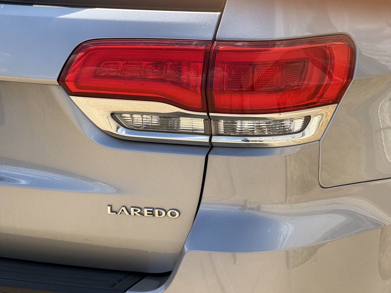 Used 2017 Jeep Grand Cherokee Laredo RWD image 7
