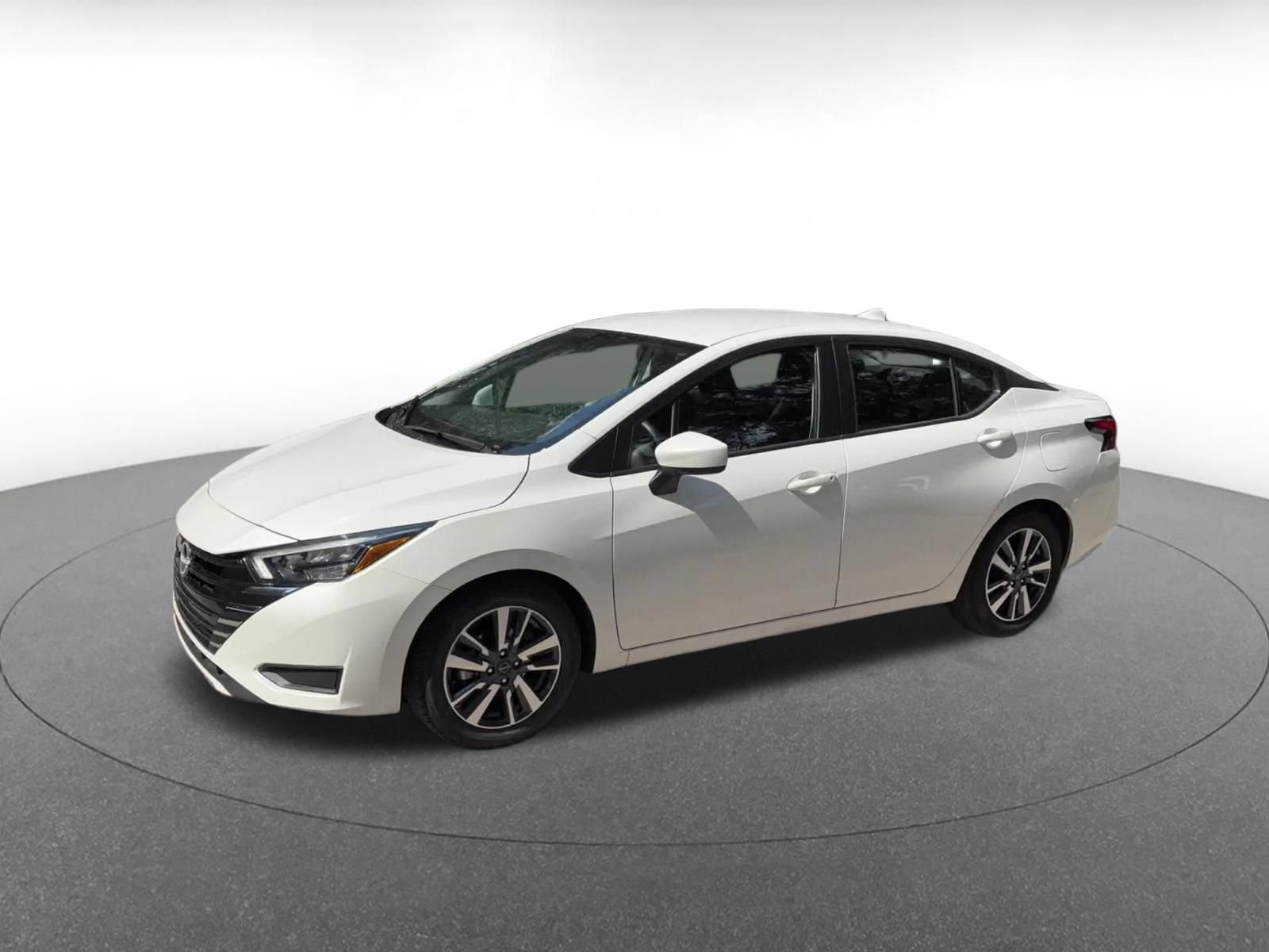 Used 2025 Nissan Versa SV FWD image 7