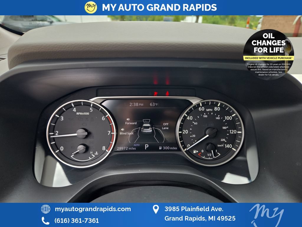 Used 2023 Nissan Rogue SV AWD/4WD image 17