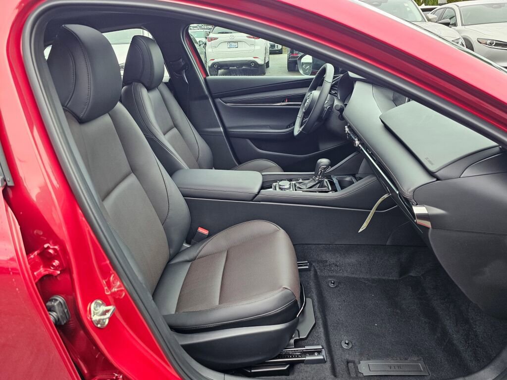 New 2026 MAZDA MAZDA3 Hatchback w/Premium Plus Pkg image 29