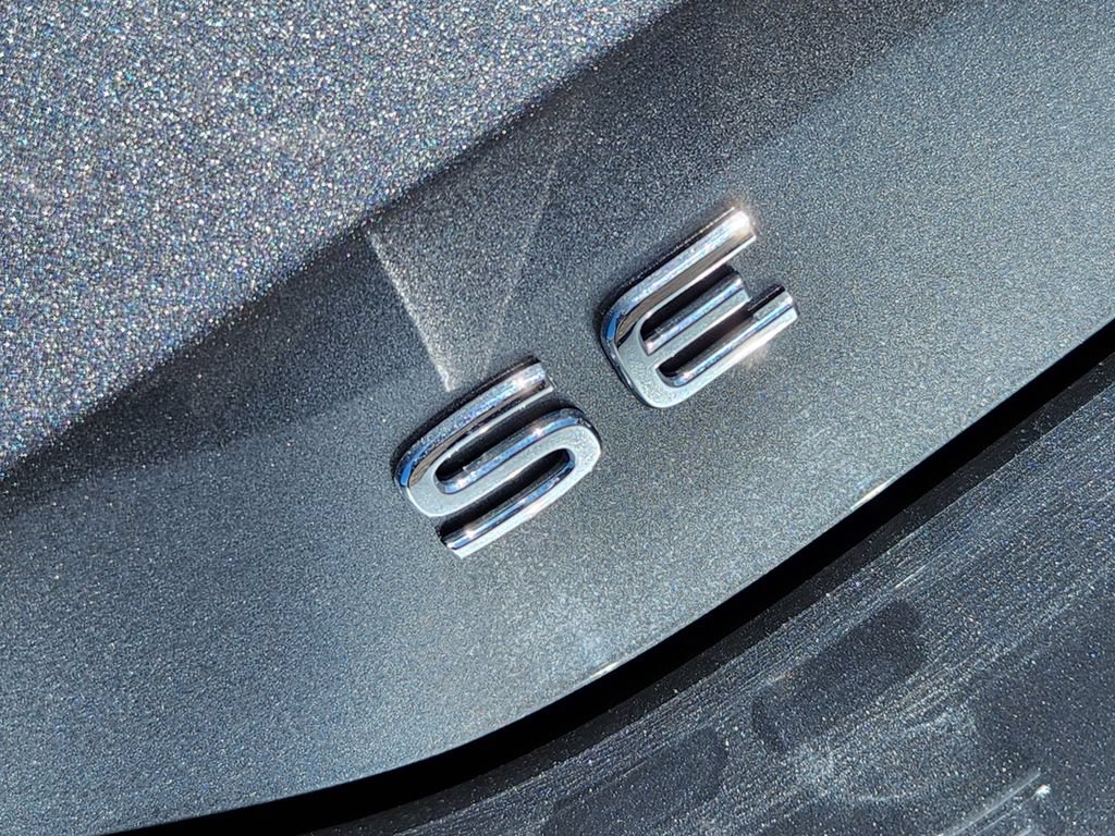 Certified 2025 Volkswagen Tiguan SE AWD/4WD image 8