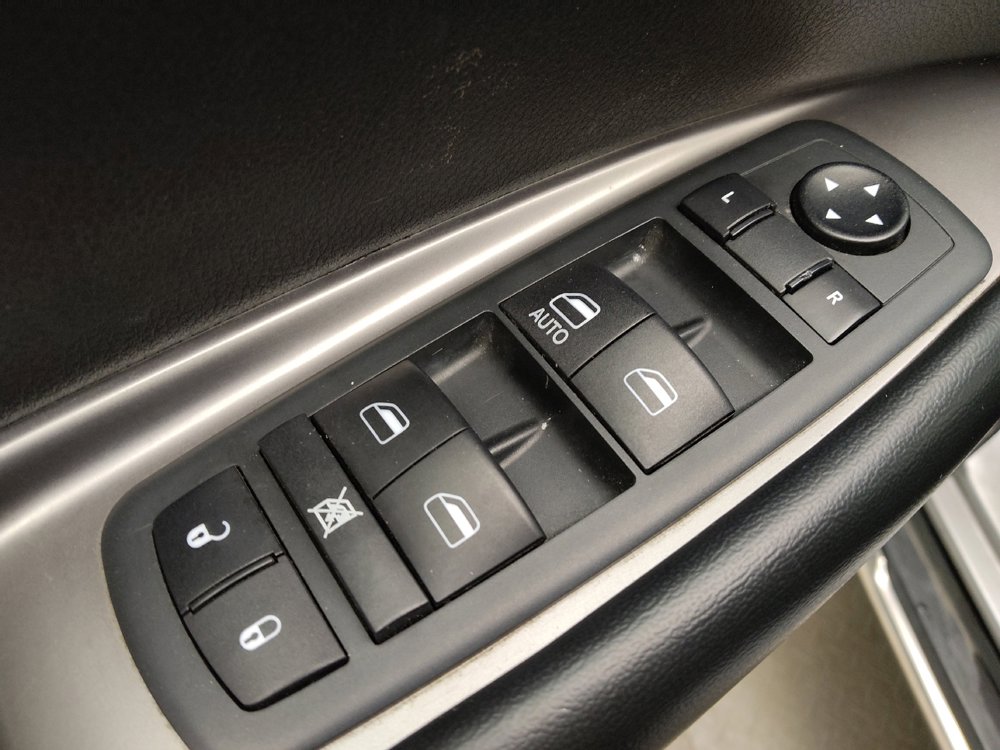 Used 2020 Dodge Journey Crossroad FWD image 27