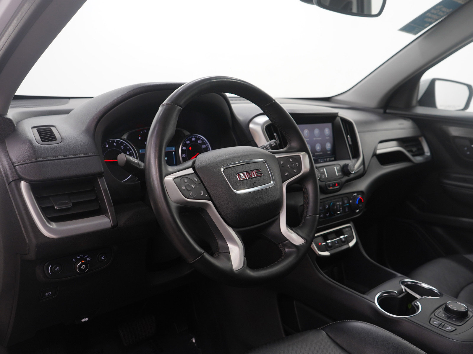 Used 2024 GMC Terrain SLT image 17