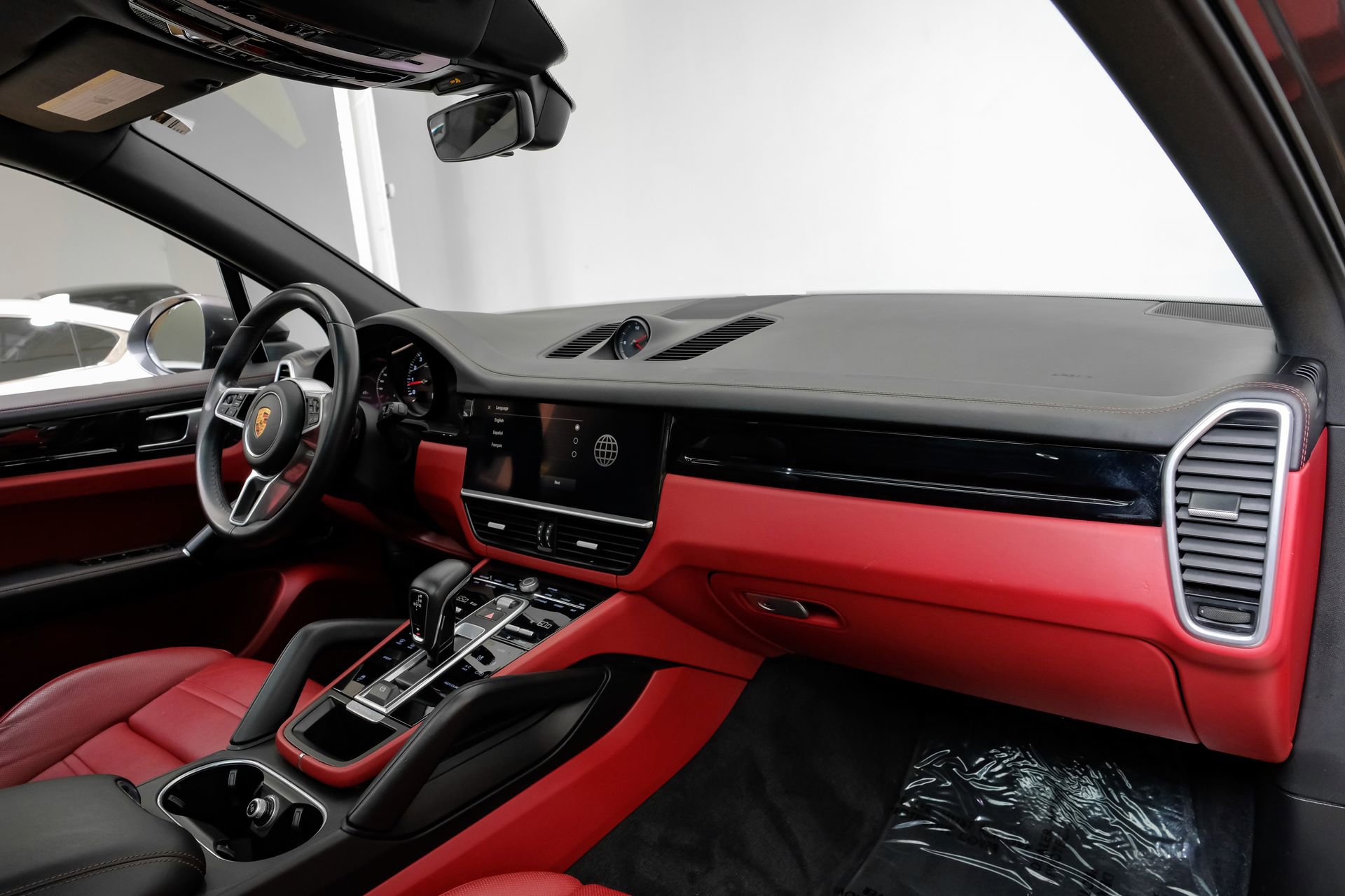 Used 2023 Porsche Cayenne Platinum Edition image 17