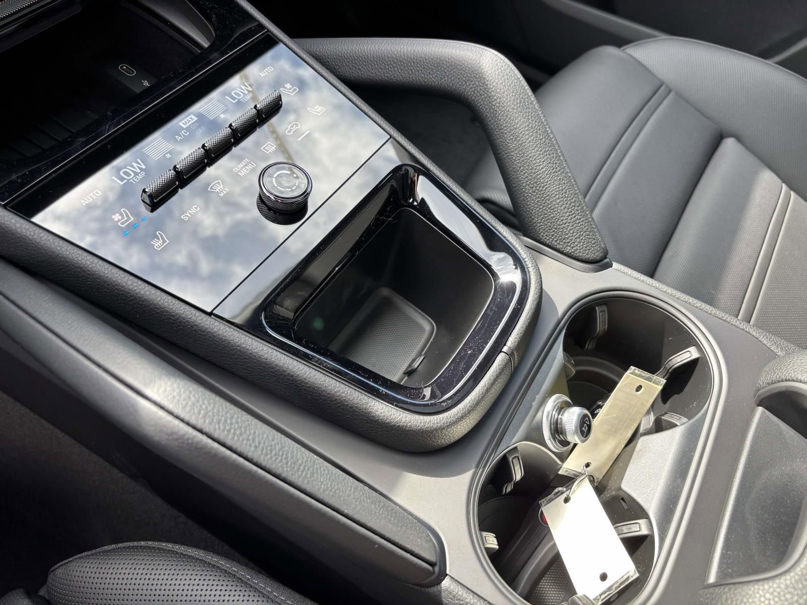 New 2026 Porsche Cayenne Coupe image 34