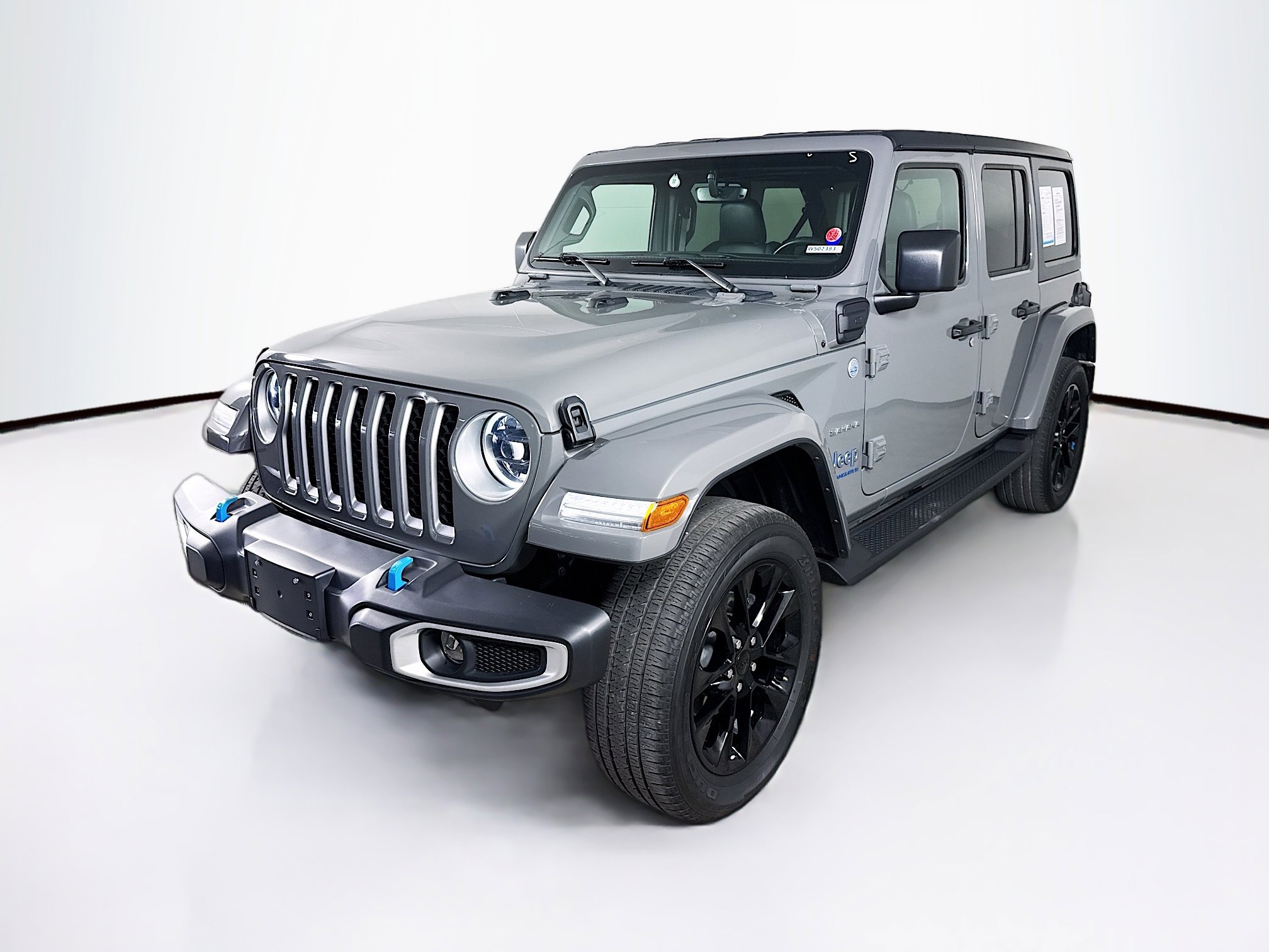 Used 2023 Jeep Wrangler Unlimited Sahara w/ Cold Weather Group image 3