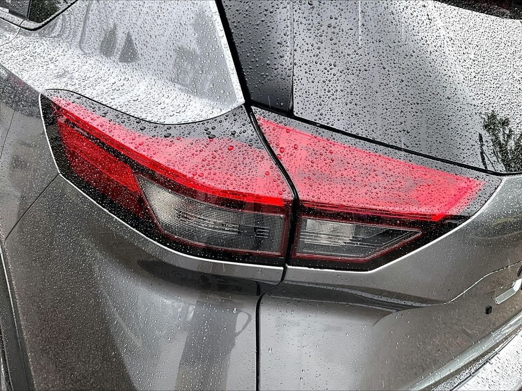Certified 2025 Nissan Rogue SV AWD/4WD image 32