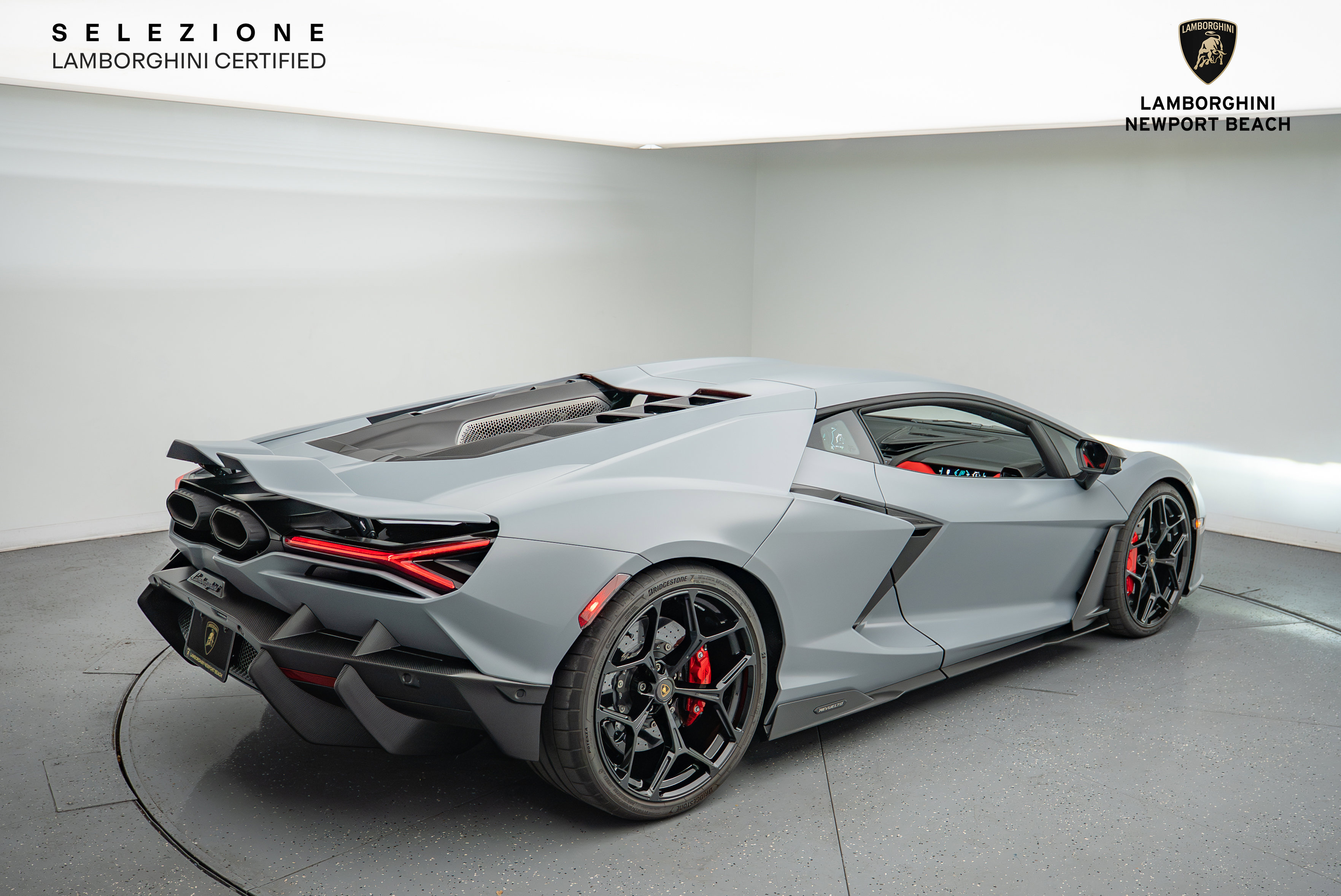 Used 2024 Lamborghini Revuelto image 24