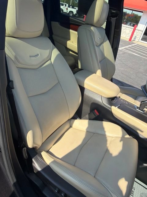 Used 2017 Cadillac XT5 Premium Luxury w/ Driver Assist Package AWD/4WD image 27