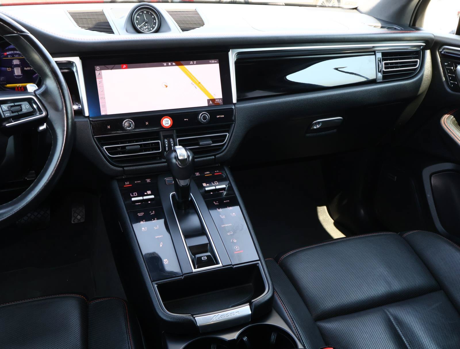Used 2023 Porsche Macan S AWD/4WD image 12