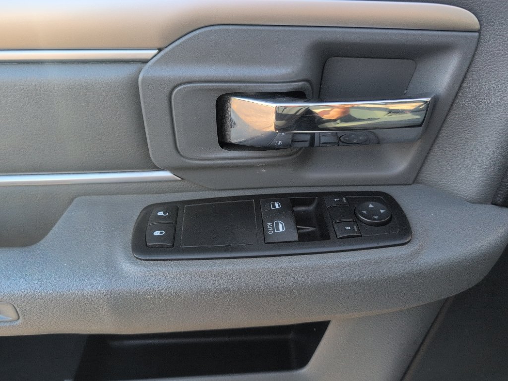 Used 2014 RAM 2500 Tradesman w/ Chrome Appearance Group AWD/4WD image 14