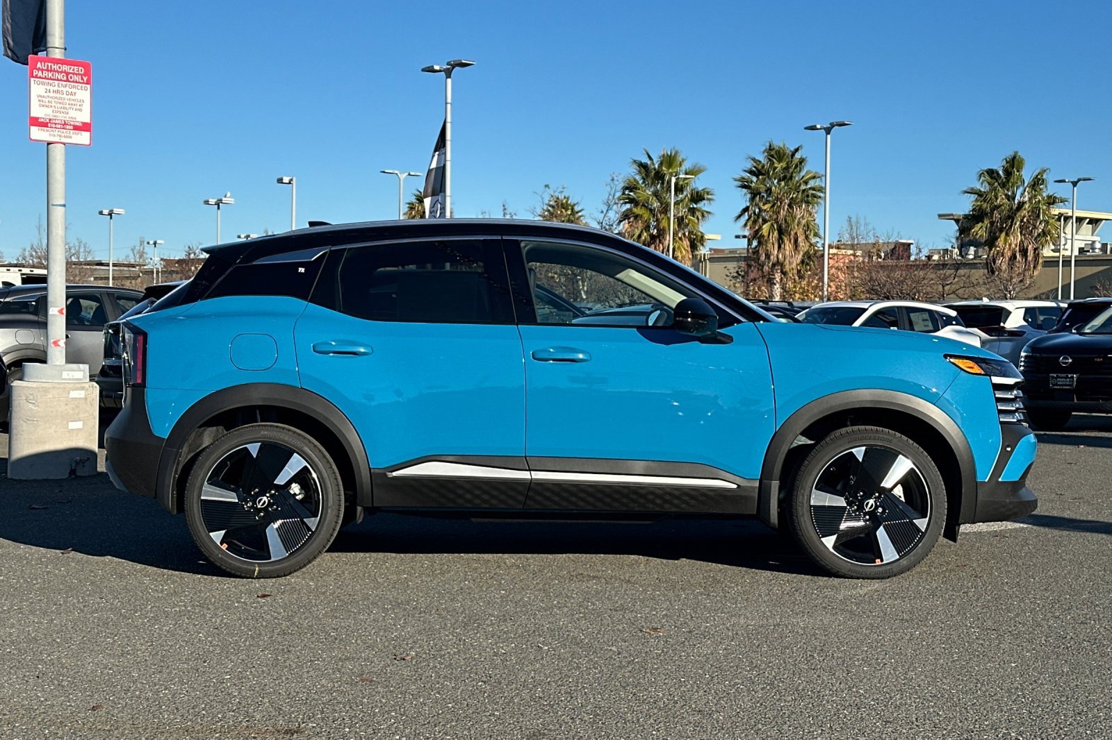 New 2026 Nissan Kicks SR w/ SR Premium Package image 3