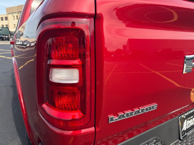 New 2026 RAM 1500 Laramie AWD/4WD image 13